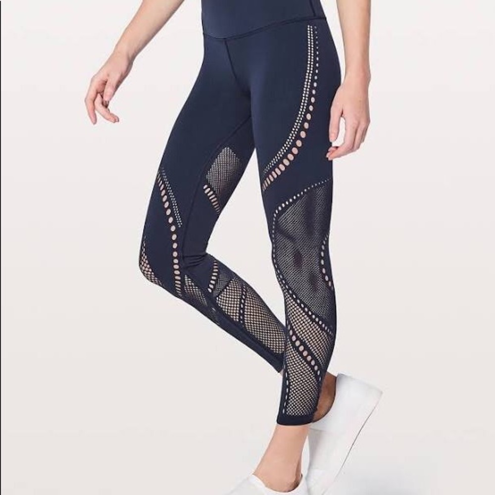 ISO these tights! A size 4 or 6!